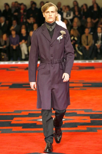 Look 30